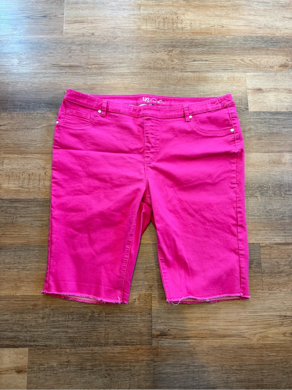 DC2 Women's Hot Pink Bermuda Shorts with Raw Hem Size 2X
